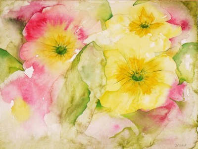 Aquarellbild dreier Primeln in expressiven Gelb- und Grüntönen